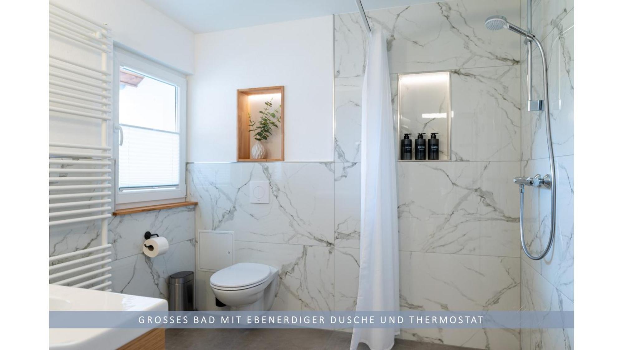 Apartment Leinetal - Bester Schlafkomfort In Hochwertiger Hotelbettwaesche, 3 Zimmer - Grosse Kueche, Duschbad & Parkplatz Нортгайм Екстер'єр фото